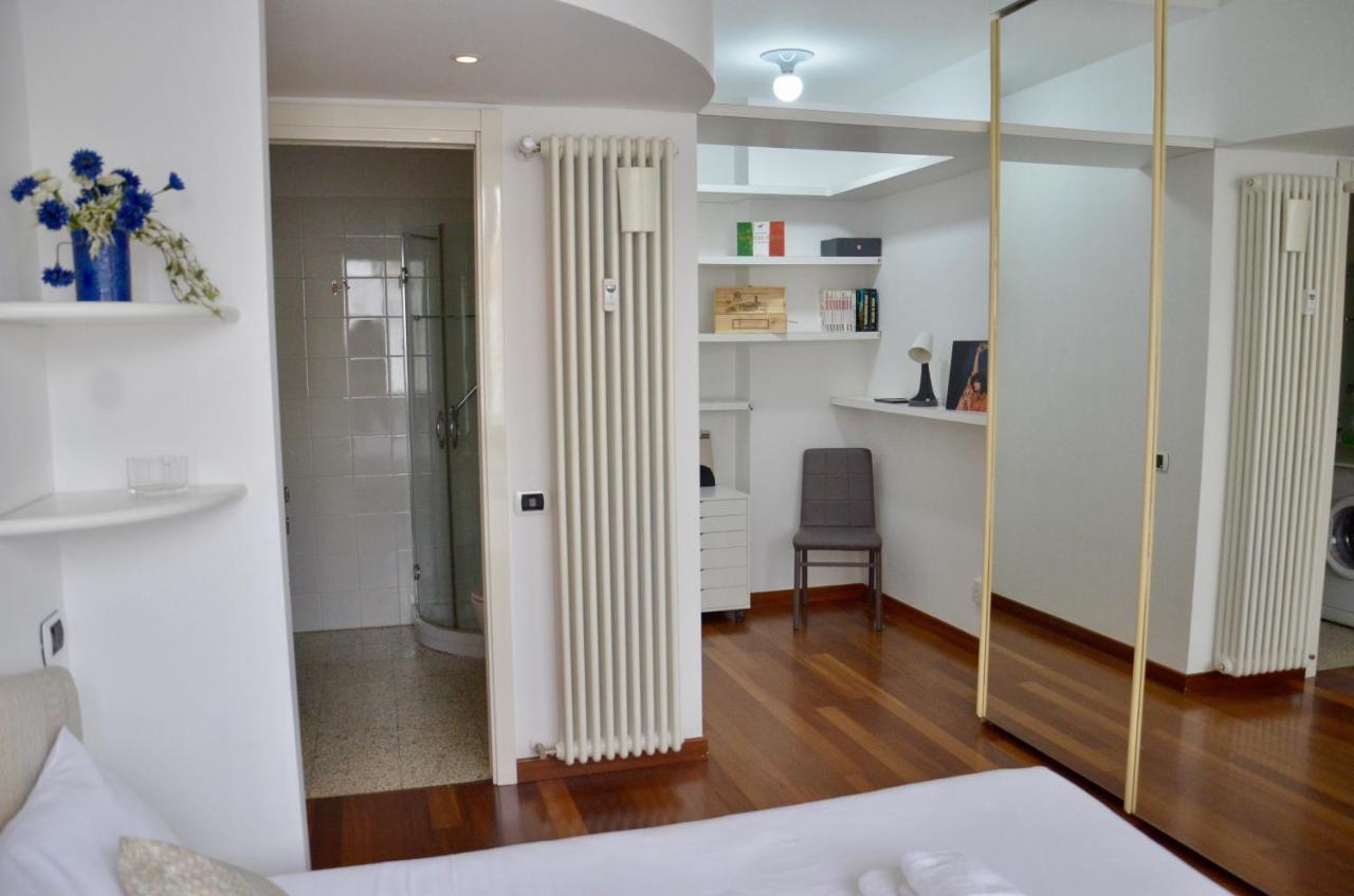 New Renovated With Balcony Porta Romana Appartamento
